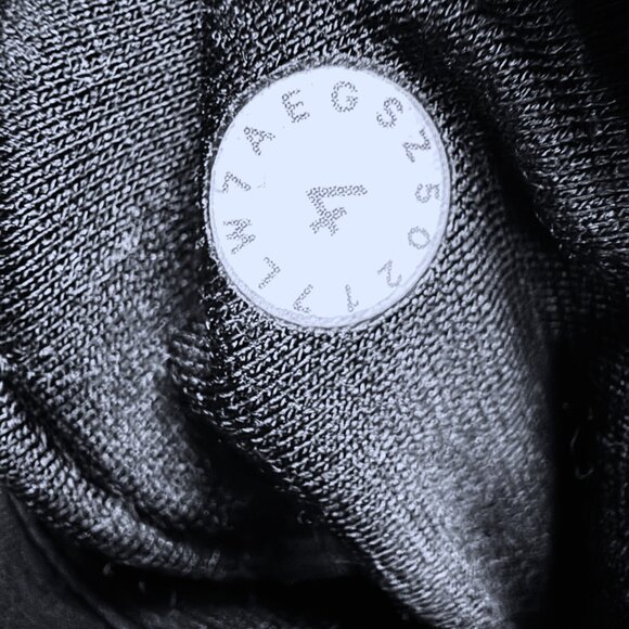 Lululemon Speed Up 2-in-1 Lined Shorts 2.5” Black Perforated Swift Fabric Size 4 - Picture 4 of 4